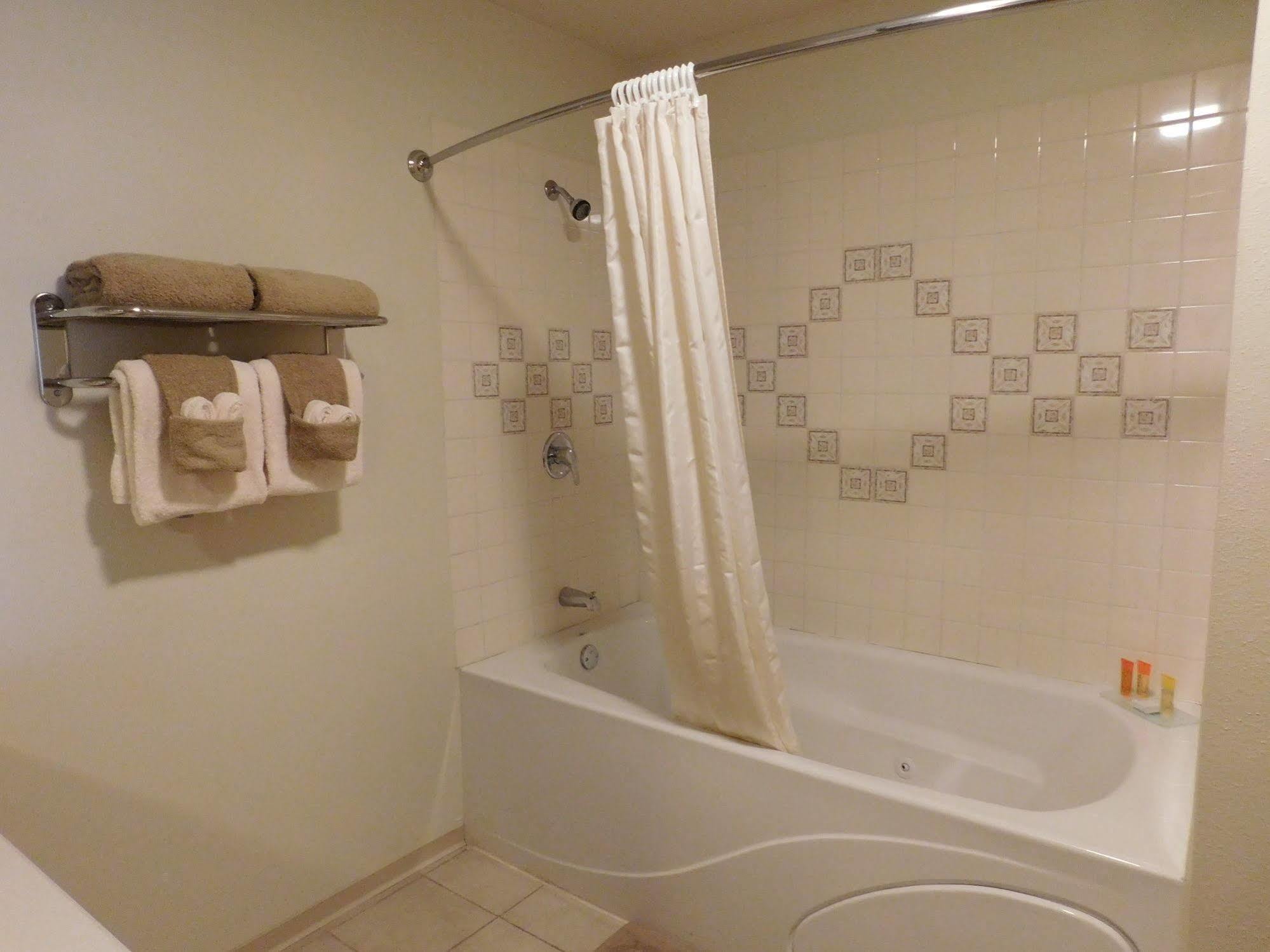 וולף פוינט Homestead Inn מראה חיצוני תמונה